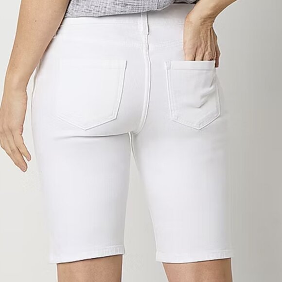 NWT Liz Claiborne Sara Women's 11" Mid Rise - Bermuda Short / Size 10 (White) - Picture 2 of 6